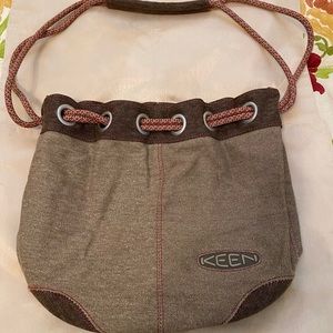 NWOT Keen Raleigh Slouch Bag